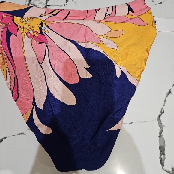NWT Trina Turk Bikini Bottom. Reversible Size 10. - Picture 2 of 3